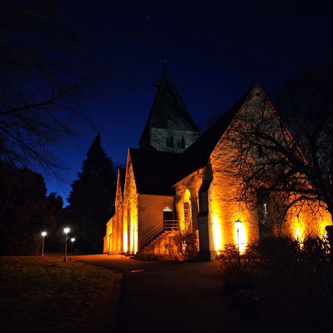 Kirche zu Weihnachten