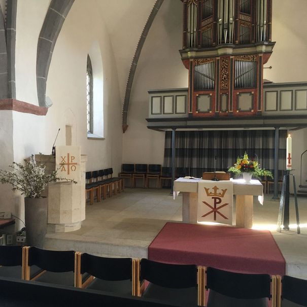 Innenraum der Kirche zu Ostern