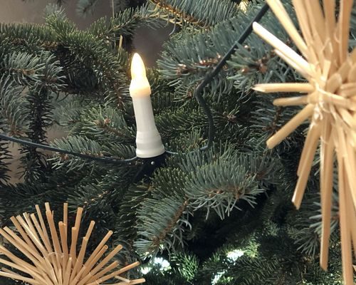 Licht und Sterne am Christbaum