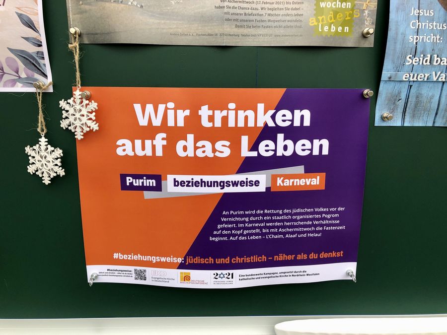 Schaukastenplakat zu 1700 Jahre jüdisches Lebens in Deutschland