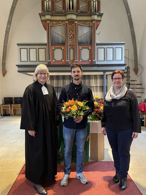 Sebastian Schmidke am Tag der Begrüßung in der Kirche