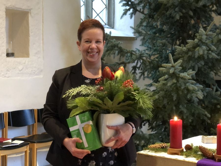 Porträt Maren Wierutsch in der Kirche