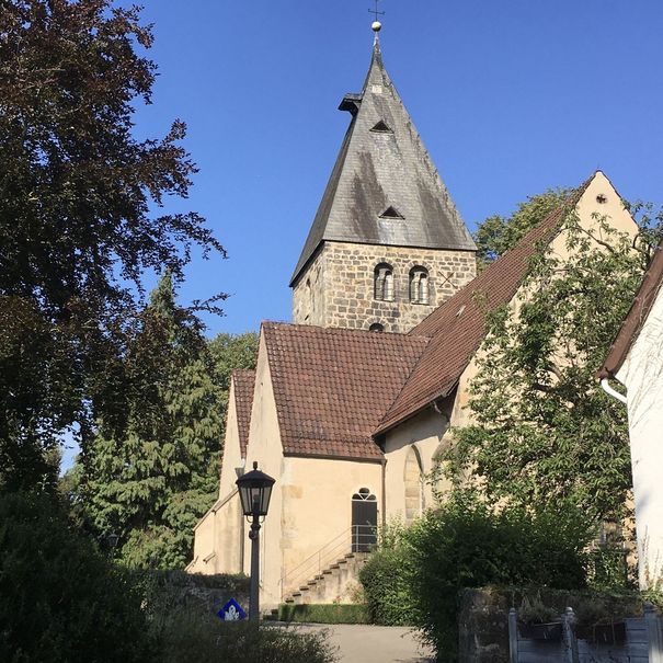 Weg zur Kirche